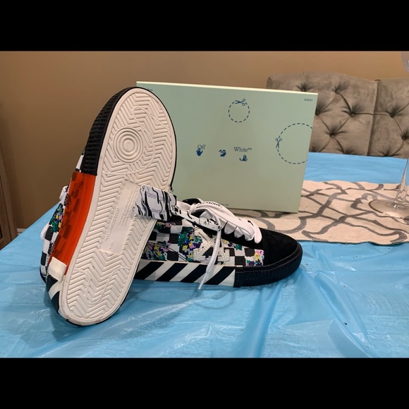 Off-White vulcanized sneakers - Picture 3 of 6